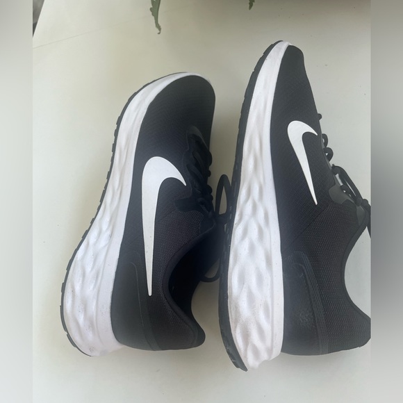 Nike Revolution 6 men’s 14 sneaker shoes black white DC 3728-003 - Picture 7 of 15
